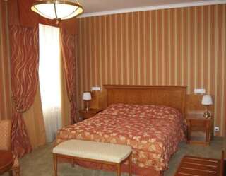 Гостиница Кочар Черняховск Стандартный двухместный номер с 1 кроватью или 2 отдельными кроватями-1